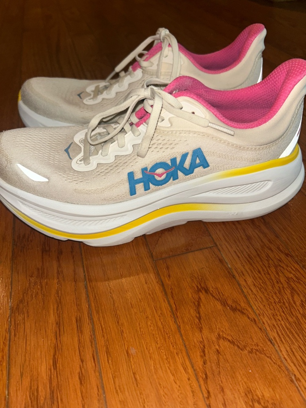 Women's Hoka Bondi 9 White Running Sneakers White/Tan Sz 9.5